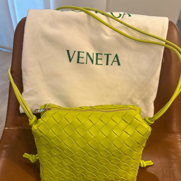 Bottega Veneta SMALL loop camera bag - Picture 2 of 13